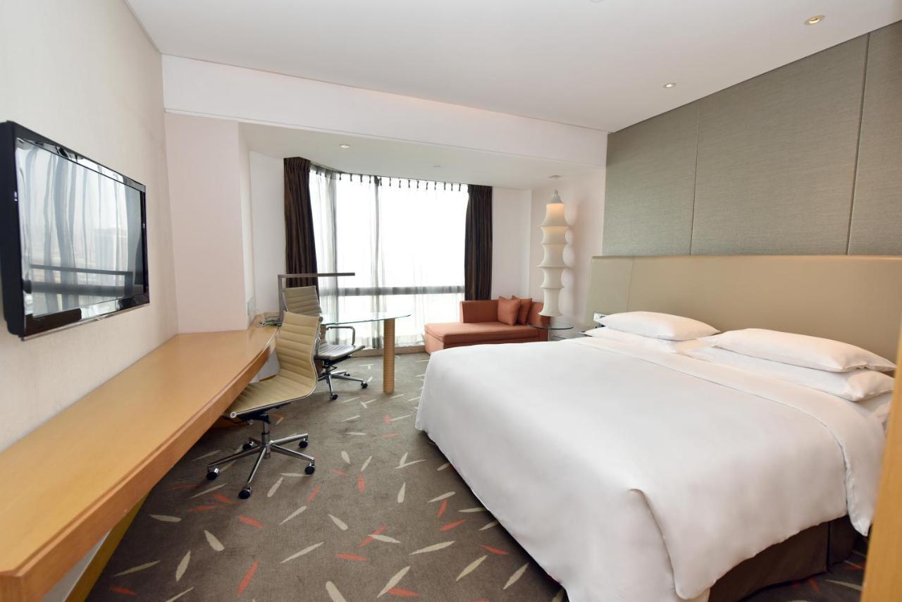 Crowne Plaza Zhongshan Wing On City By Ihg Exterior photo